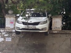 В Судаке появился временный «памятник» KIA