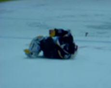 Знаменитая драка двух хоккейных вратарей: Рэй Эмери и Энди Чиодо — чья возьмет?