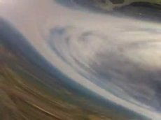 Свободный полёт работающей видеокамеры с высоты 4000 метров