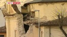 В результате землетрясения в Италии погибли не менее 100 человек
