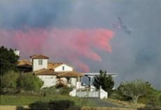 В Малибу снова в огне: горят дома звезд