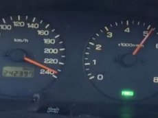 20-летний японский джип разогнали до 240 км/ч