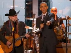 Обама спел кантри-хит для американских военных