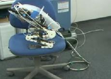 Японские инженеры создали прыгающего робота