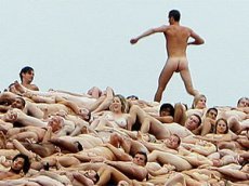 5200 человек снялись обнаженными у здания Сиднейской оперы