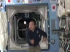 Астронавт сыграл в бейсбол в космосе