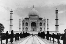 Тадж-Махал треснул