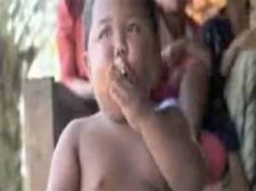 Самый маленький курильщик живет в Индонезии