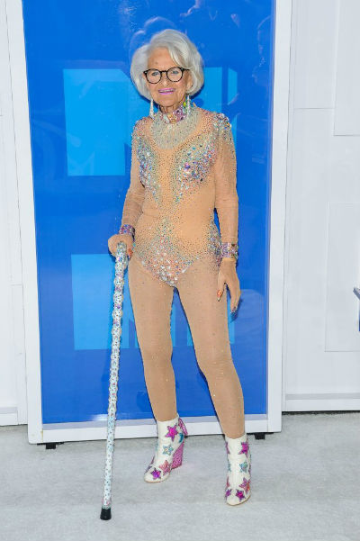 88-летняя интернет-звезда пришла на вручение премии MTV в купальнике