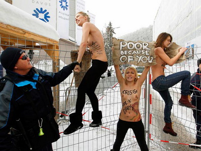 голые активистки femen