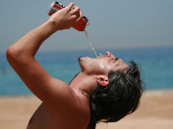 Ученые советуют пить на пляже светлое пиво