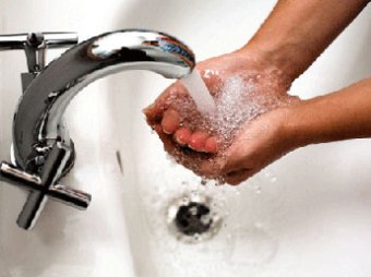 Ученые: мытье рук избавляет от сомнений