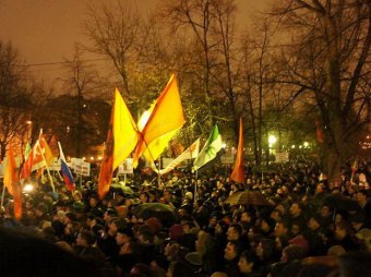 Тысячи москвичей, недовольных итогами выборов, вышли на улицу. Задержаны Навальный и Яшин