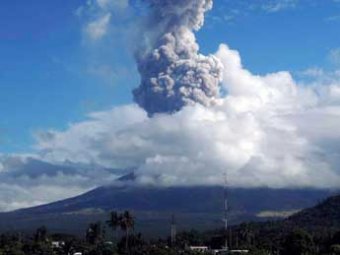 Пять иностранных альпинистов погибли при извержении вулкана на Филиппинах