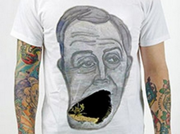 В Саратове художник нарисовал скандальный портрет губернатора с ямой вместо рта