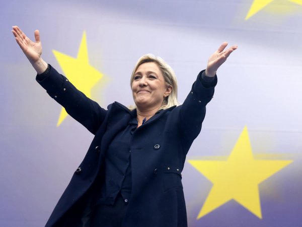 Марин Ле Пен потребовала отменить Шенгенское соглашение