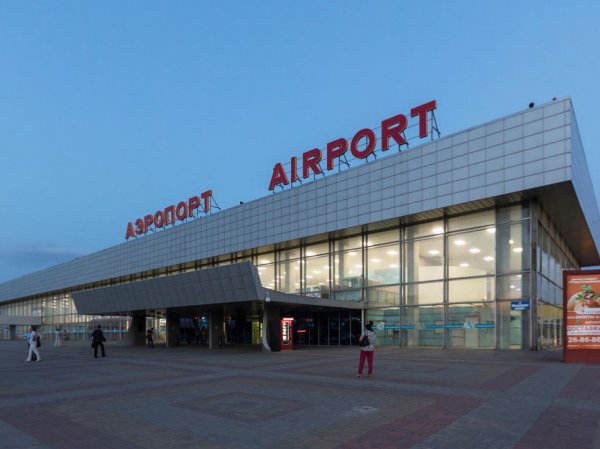 В аэропорту Волгограда перед приездом Путина закрасили "пенис" (ФОТО)