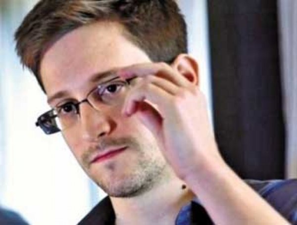 После серии загадочных твиттов блогеры объявили Сноудена убитым