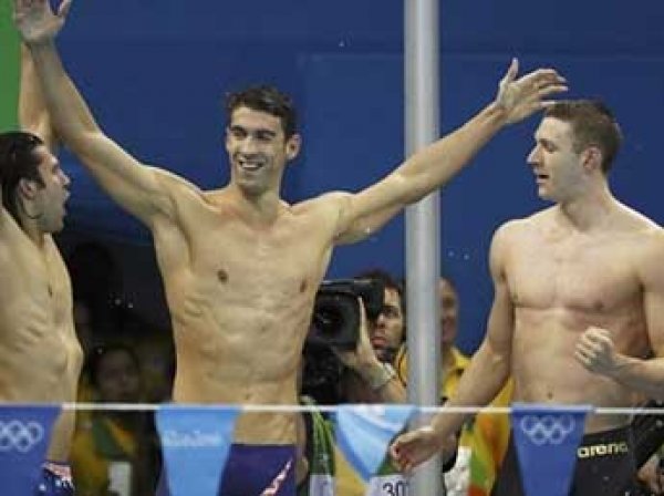 Эстафета 4 по 100 метров вольным стилем в Рио: Майкл Фелпс выиграл свою 23-ю медаль (ВИДЕО)