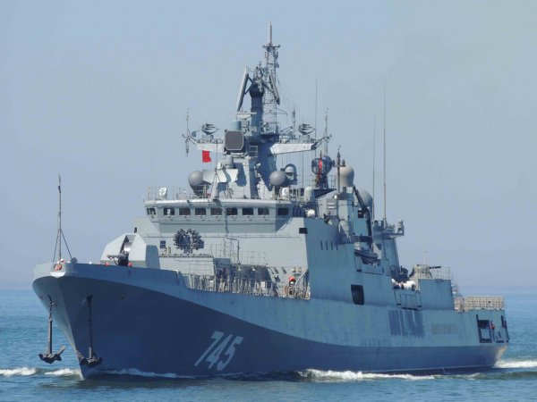 СМИ: корабли России срочно направились в Сирию (ФОТО)
