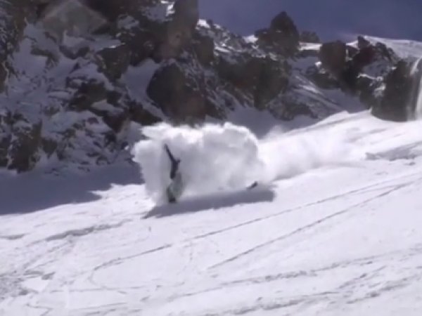 Лыжница выжила, 7 раз перевернувшись при падении со склона (ФОТО, ВИДЕО)