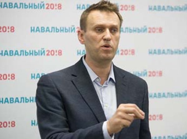Youtube заблокировал видео с Навальным в образе Гитлера