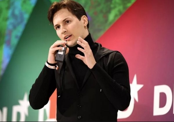 Павел Дуров рассказал, что его почту пытались взломать "правительственные хакеры"