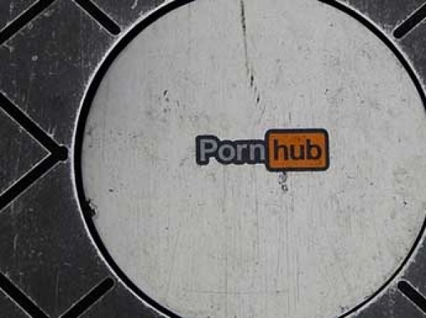 Роскомнадзор напомнил PornHub об обещанном премиум-доступе
