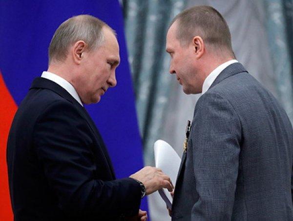 "Вам-то это зачем?": СМИ узнали об эмоциональном диалоге Миронова и Путина по "Гоголь-центру"