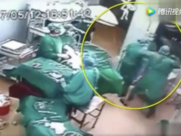 ВИДЕО драки китайских хирургов во время операции попало на YouTube