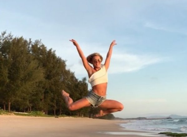 ВИДЕО танца Бритни Спирс на пляже стал хитом в Instagram