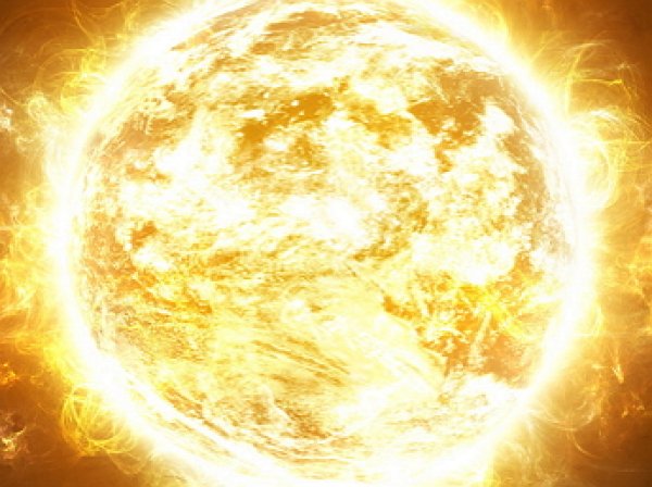Уфологи разглядели на снимке NASA огромное НЛО, заряжающееся от Солнца