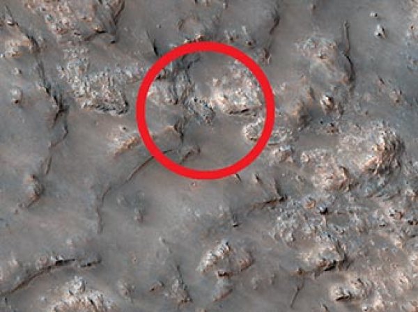 НАСА показало ФОТО "ниагарского водопада" на Марсе