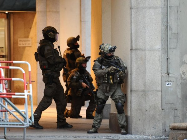 Стрельба в Мюнхене: пострадали три человека (ФОТО)