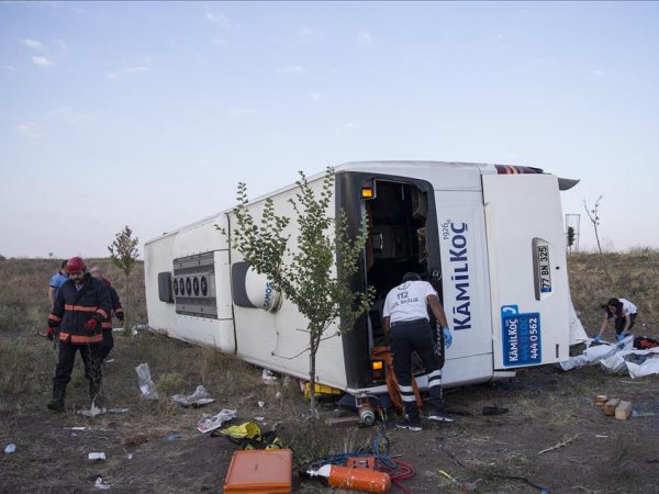 В Турции перевернулся автобус с туристами: пострадали 11 россиян