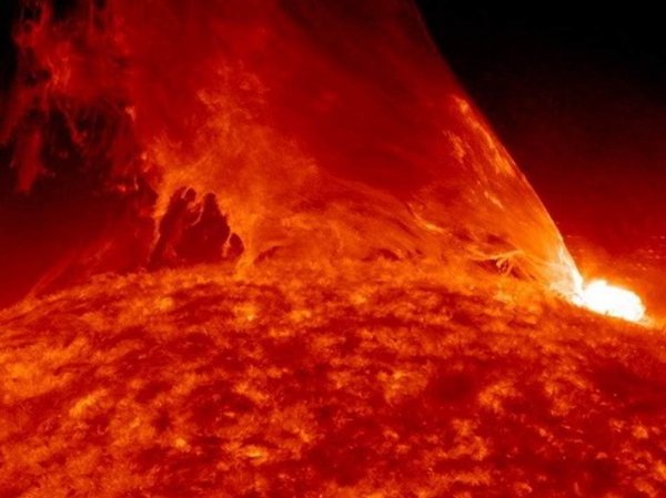 Ученые: на Солнце произошла вторая за неделю мощная вспышка