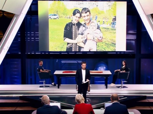 Самая молодая мама России Валентина Исаева бросила мужа на шоу "На самом деле"