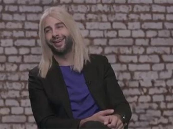 Иван Ургант снял видеопародию на интервью Собчак Дудю