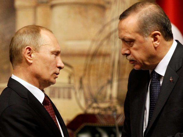Опубликовано видео как Путин уронил стул Эрдогана в Сочи