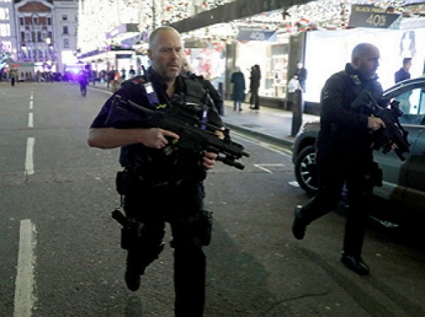 Теракт в Лондоне: сообщения о стрельбе в метро напугали англичан