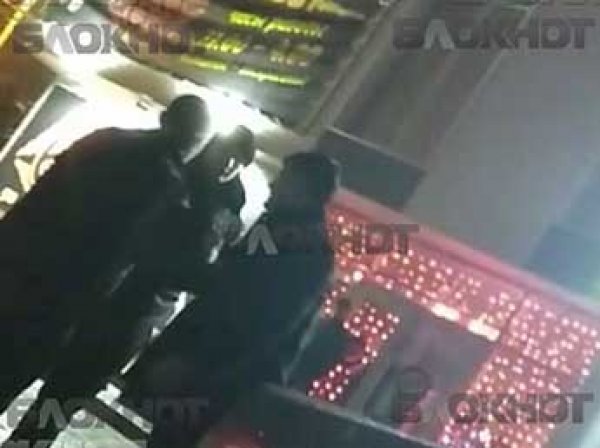СМИ: пьяные полицейские устроили дебош в стриптиз-клубе Волгограда
