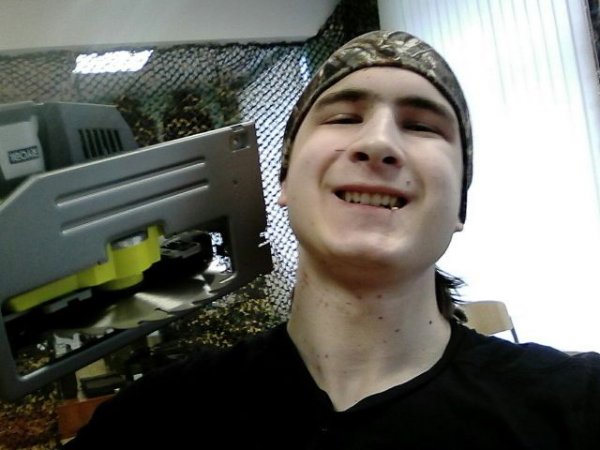 В Москве ученик колледжа зарезал учителя, сделал на фоне трупа селфи и покончил с собой