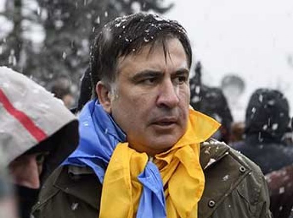 Саакашвили пытался прорваться в гостиницу "Киев", чтобы помыться