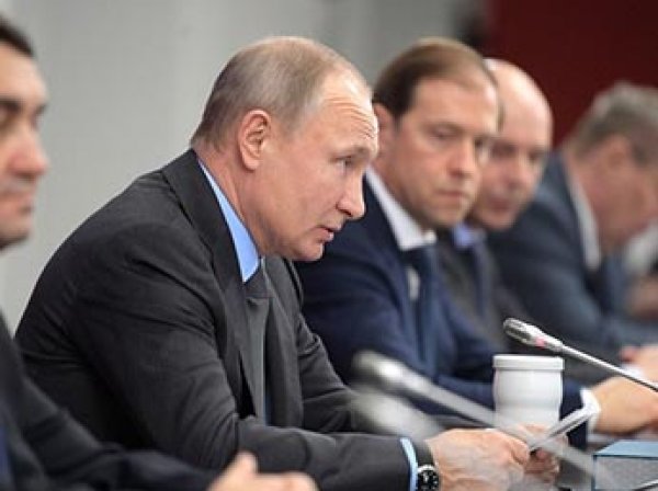 Песков рассказал, почему Путин внезапно отменил все встречи