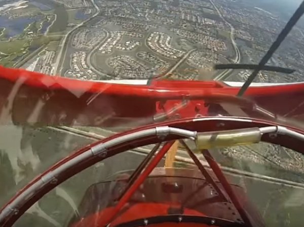 YouTube "взорвало" видео, как пилот чудом запустил отказавший двигатель в нескольких метрах от земли