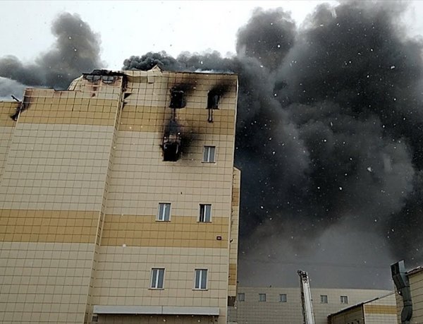Пожар в Кемерово в ТРЦ "Зимняя вишня": сейчас число жертв составляет более 50 человек (ФОТО, ВИДЕО)