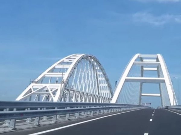 В Киеве рассказали о "проблемах" России с Крымским мостом и пообещали "необратимые последствия"