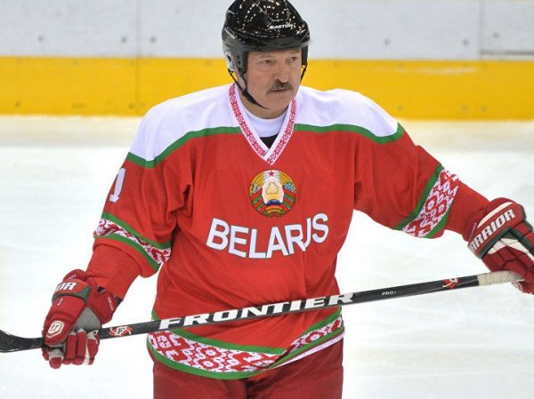 Лукашенко выгнал тренера хоккейной сборной прямо во время ЧМ