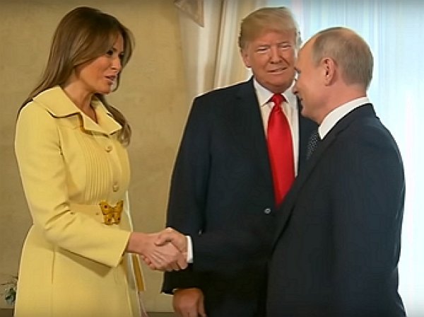 В Сети обсуждают "ошалевшее" лицо Мелании Трамп после рукопожатия с Путиным