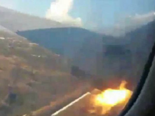 "Это плохо. Это очень плохо": пассажир снял на видео крушение горящего самолета из его салона